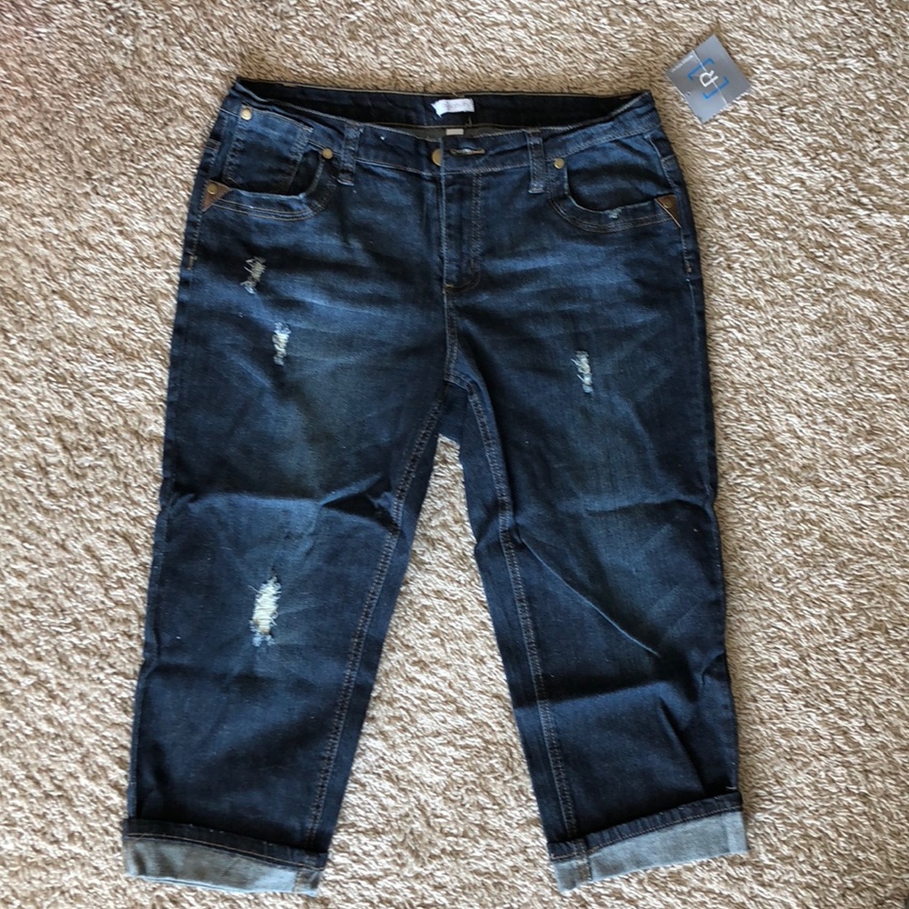 NWT capris